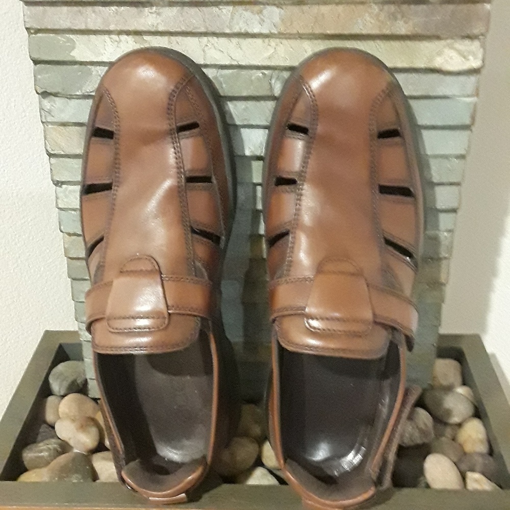 Mens - ECCO sandals sz 10 - 10.5 - Brown